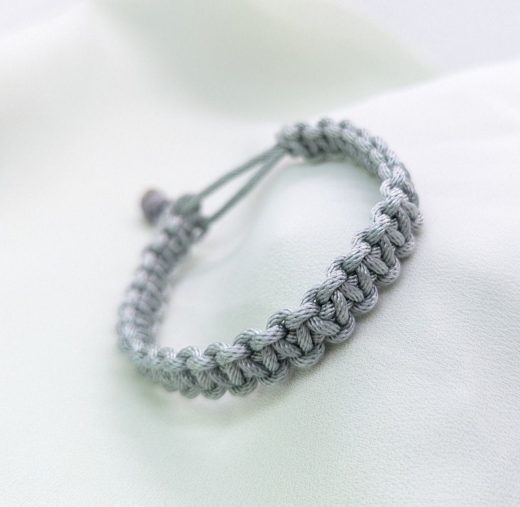Adjustable Survival Paracord Bracelet: Handmade Unisex Sand Bracelet
