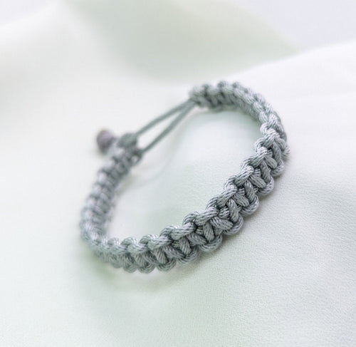 Adjustable Survival Paracord Bracelet: Handmade Unisex Sand Bracelet